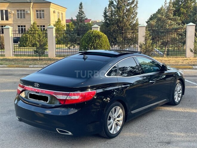 Hyundai Azera-10