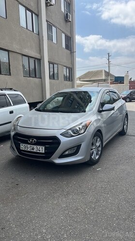 Hyundai Elantra-4