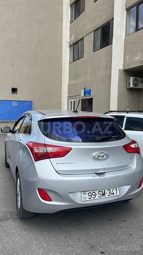 Hyundai Elantra-3