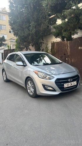 Hyundai Elantra-1