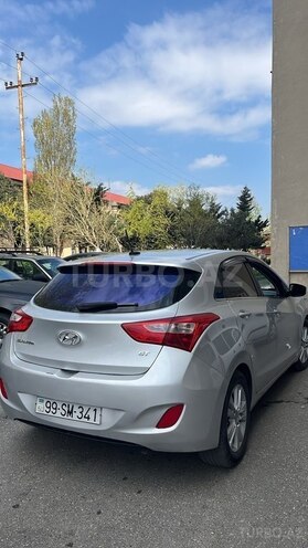 Hyundai Elantra-5