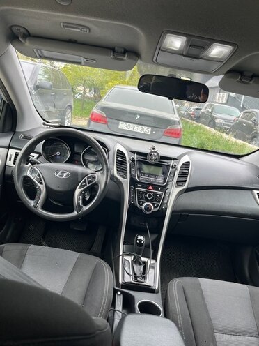 Hyundai Elantra-6