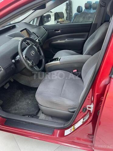 Toyota Prius-8