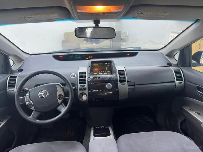 Toyota Prius-9