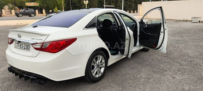 Hyundai Sonata-5