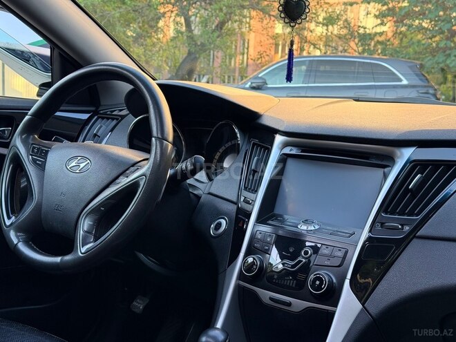 Hyundai Sonata-8