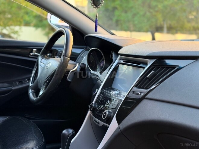 Hyundai Sonata-6