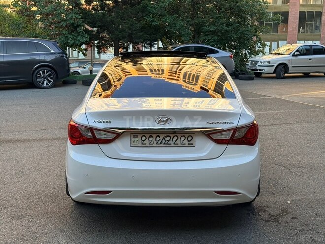 Hyundai Sonata-14