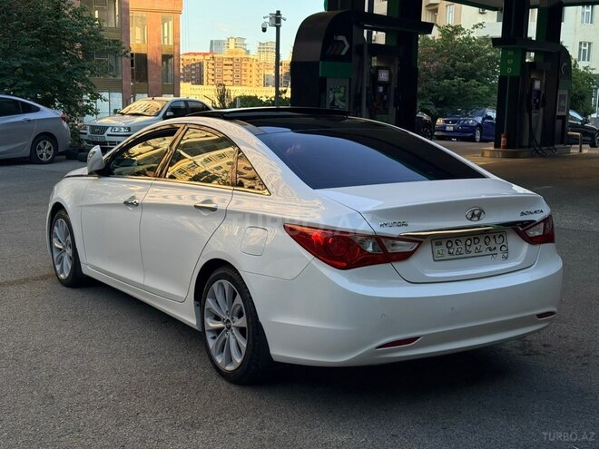 Hyundai Sonata-13