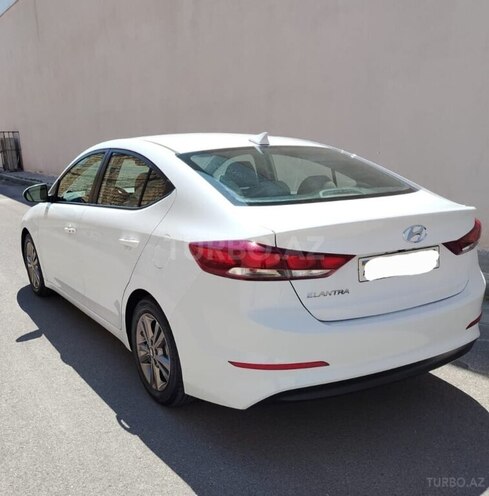 Hyundai Elantra-6