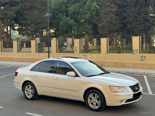 Hyundai Sonata-12