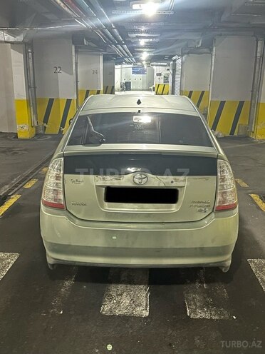 Toyota Prius-3