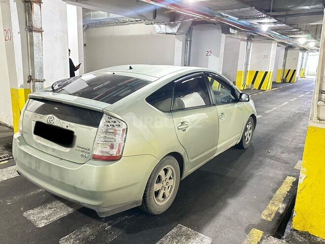 Toyota Prius-4