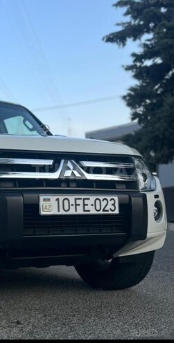 Mitsubishi Pajero-1