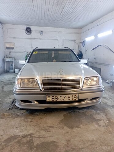 Mercedes C 220-1