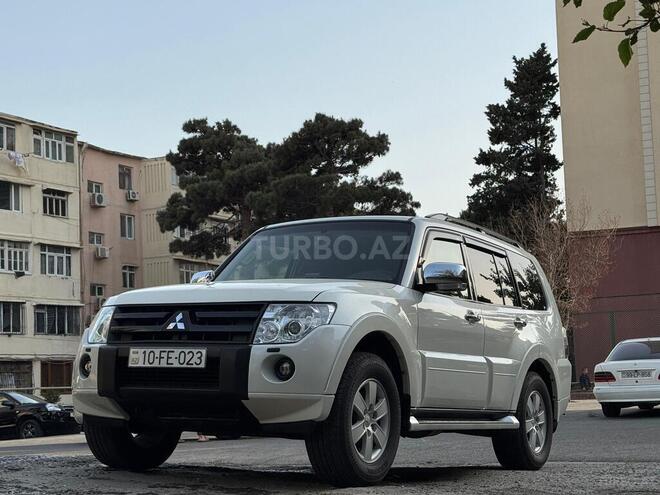 Mitsubishi Pajero-11