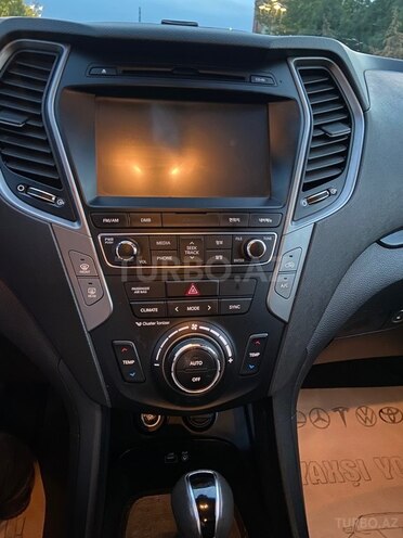 Hyundai Santa Fe-16