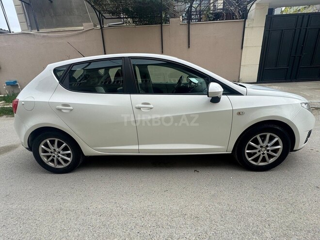 SEAT Ibiza-4