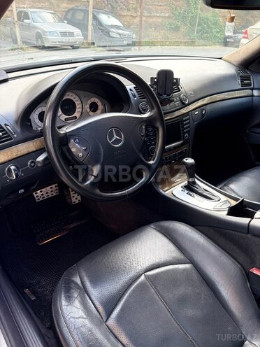 Mercedes E 320-7