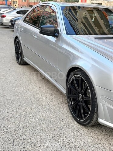Mercedes E 320-4