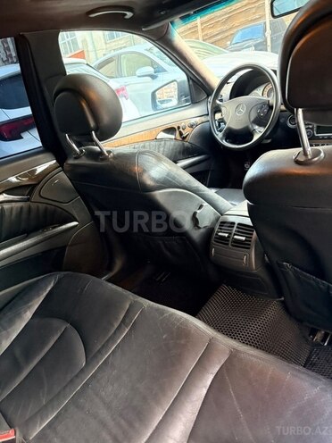 Mercedes E 320-11
