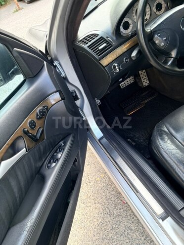 Mercedes E 320-8