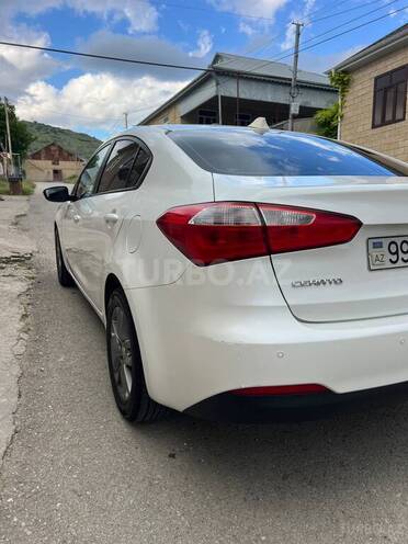 Kia Cerato-10