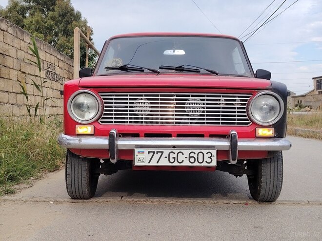 LADA (VAZ) 21011-1