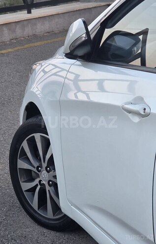 Hyundai Accent-10