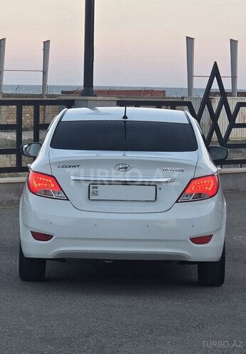 Hyundai Accent-3