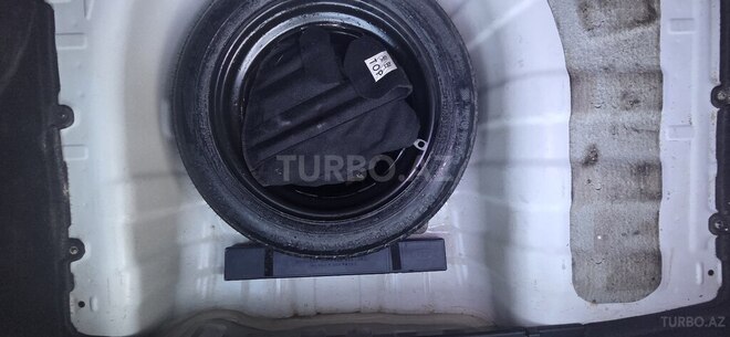 Hyundai Accent-15