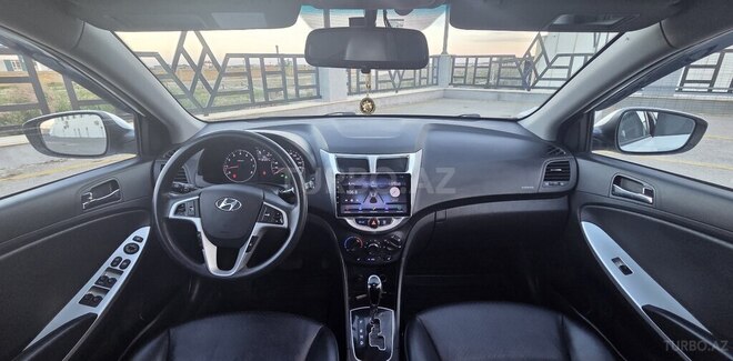 Hyundai Accent-19
