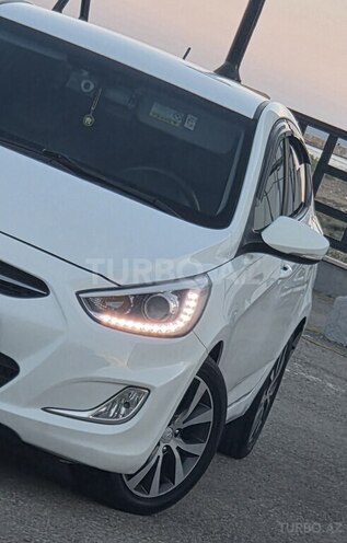 Hyundai Accent-9