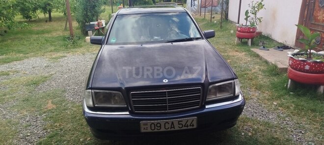 Mercedes C 200-1