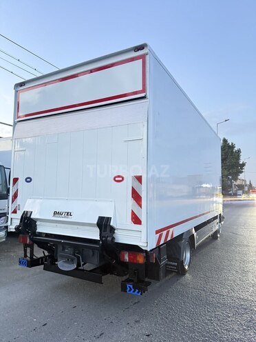 Mercedes Atego 818-5