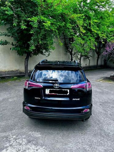 Toyota RAV4-4