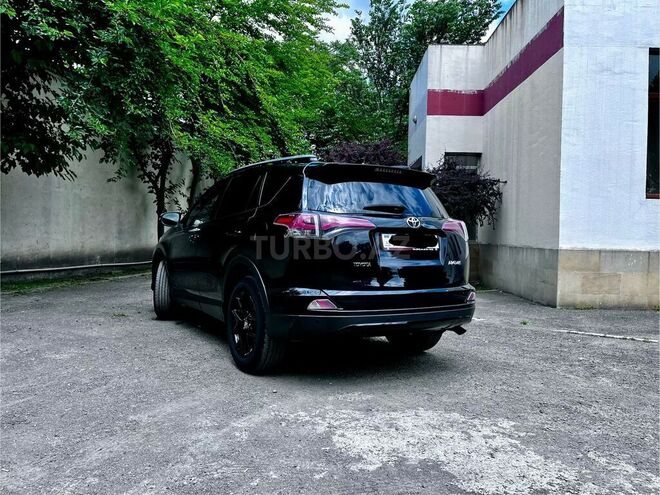 Toyota RAV4-6