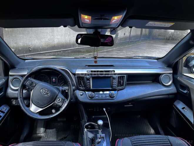 Toyota RAV4-14