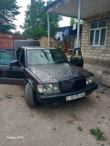 Mercedes 190-1
