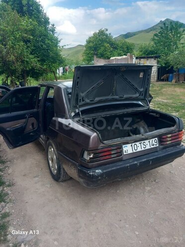 Mercedes 190-4