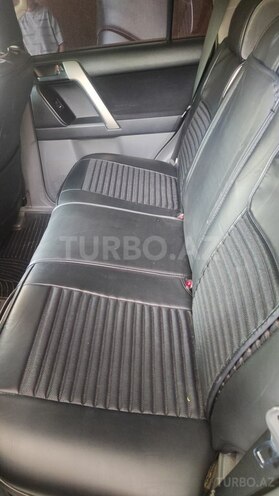 Toyota Land Cruiser Prado-4