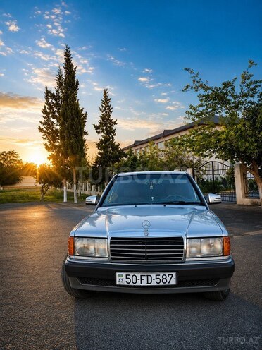Mercedes 190-1