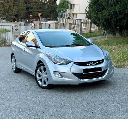 Hyundai Elantra-1