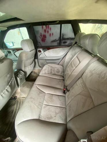 Mercedes E 240-9