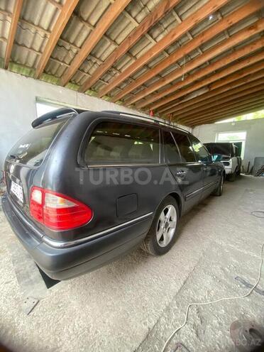 Mercedes E 240-6