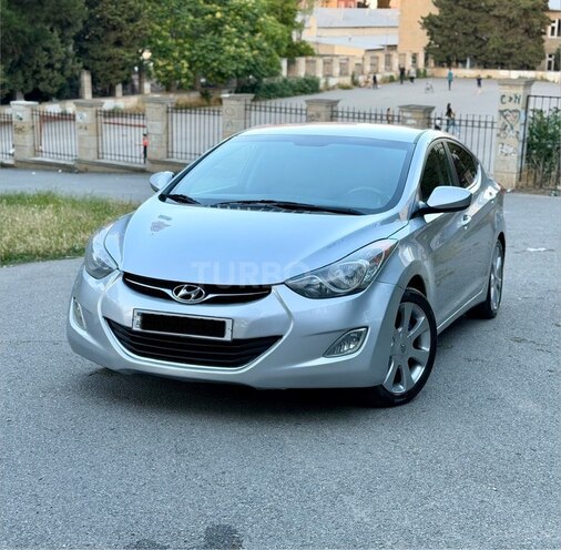 Hyundai Elantra-6