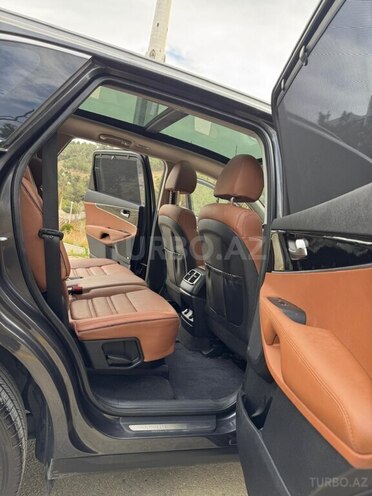 Kia Sorento-14