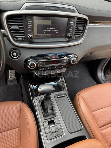 Kia Sorento-16