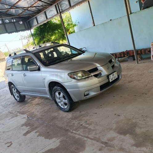 Mitsubishi Outlander-3