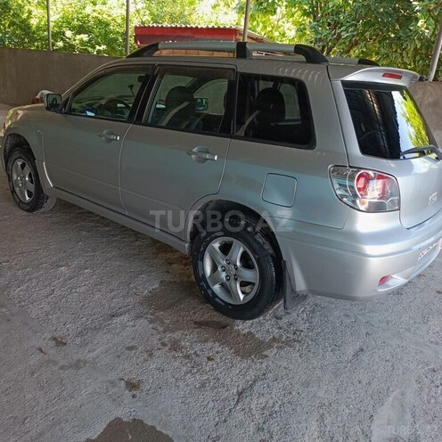 Mitsubishi Outlander-4